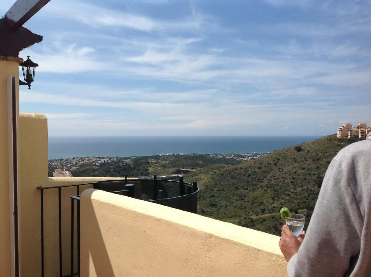 2 Bed Penthouse, Rooftop Terrace, Panoramic Views Mijas